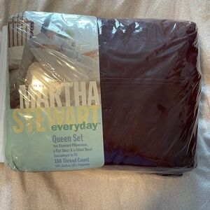 Martha Stewart queen sheet set. 50%cotton 50% poly. New with tags.